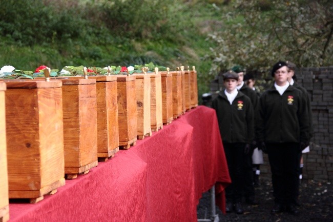 Pogrzeb ekhumowanych na "Glinniku"