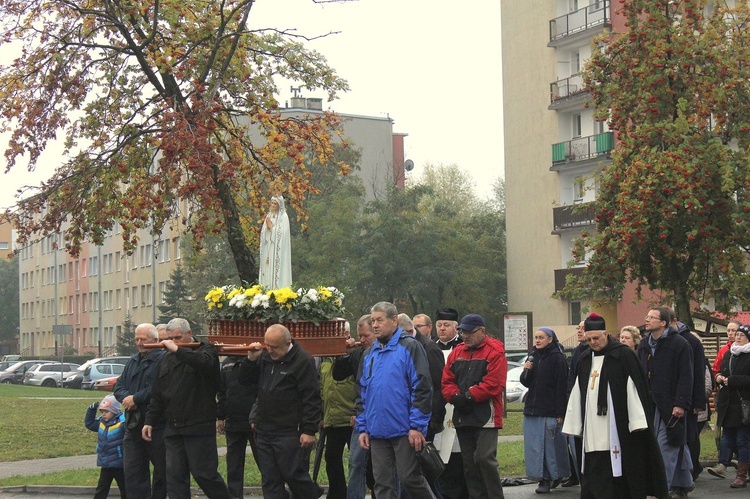 Różaniec na ulicach parafii