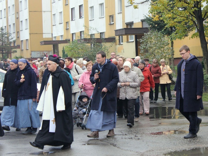 Różaniec na ulicach parafii