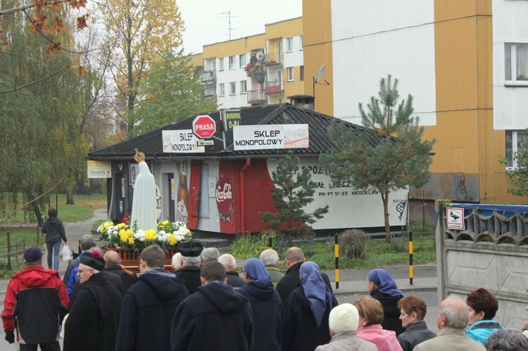 Różaniec na ulicach parafii