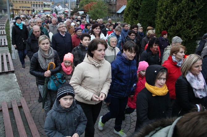 Procesja różańcowa z relikwiami św. Jana Pawła II w Szczawnicy 