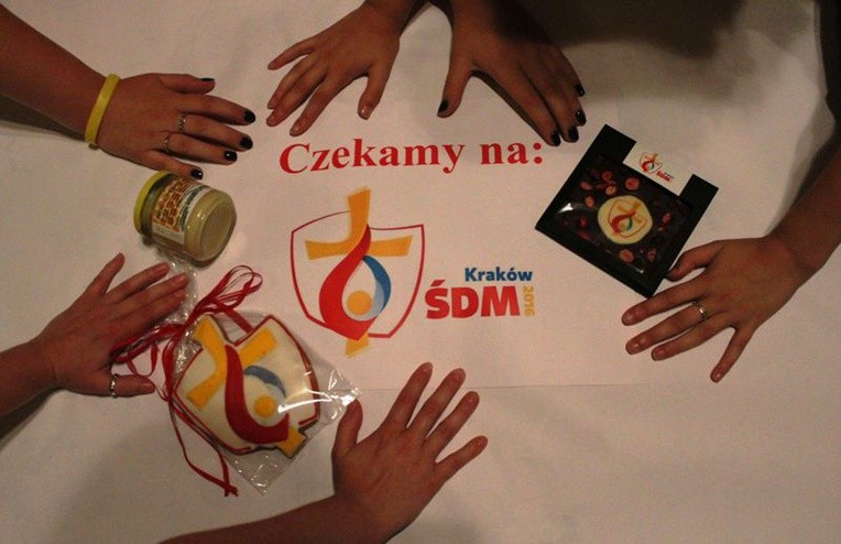 Wolontariusze Diecezjalnego Centrum ŚDM, którzy promują spotkanie w Krakowie przez oryginalne słodkie cegiełki, tym razem zapraszają do udziału w konkursie wiedzy