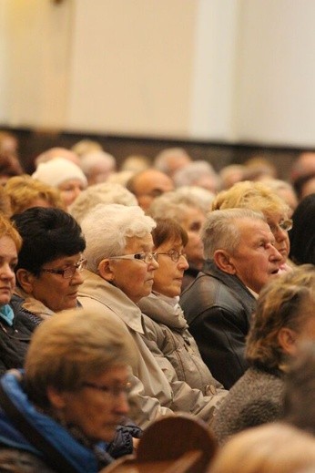 Żywy Różaniec w archikatedrze