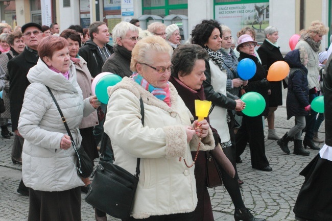 Złotoryjskie świętych marszowanie