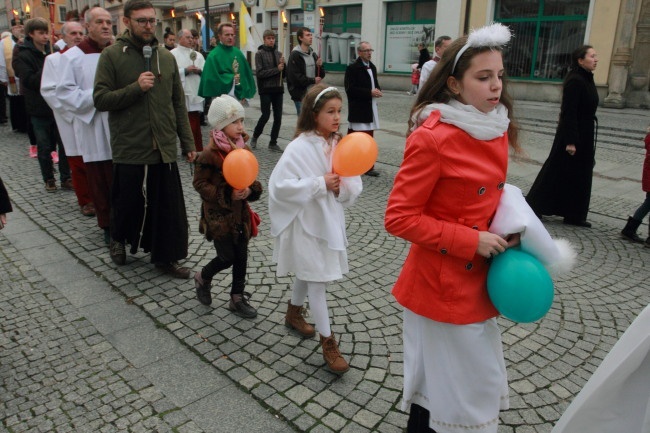 Złotoryjskie świętych marszowanie