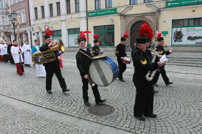 Złotoryjskie świętych marszowanie