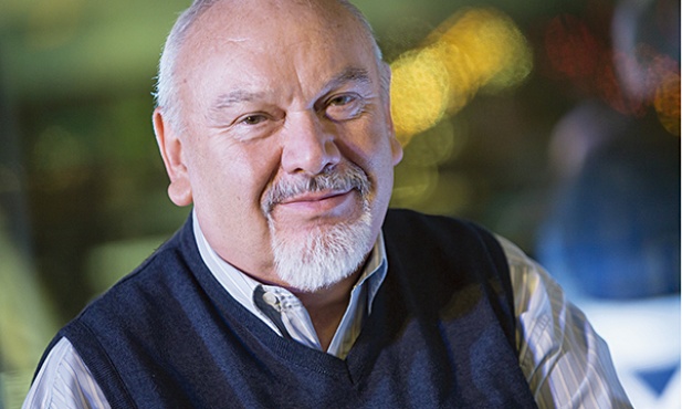 Prof. dr hab.  Ryszard  Tadeusiewicz biocybernetyk, automatyk i informatyk z AGH. Kierował Zakładem Biocybernetyki oraz Zakładem Biostatystyki i Informatyki Medycznej. 