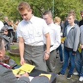 Podczas historycznej rekonstrukcji, zorganizowanej z okazji 100. rocznicy wymarszu legionistów, w role rekrutów wcielili się radomscy licealiści