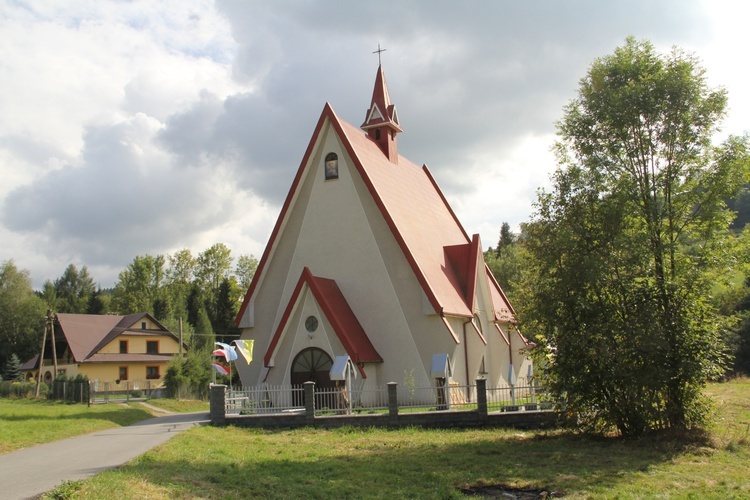 Kościoły i kaplice parafii Jurków