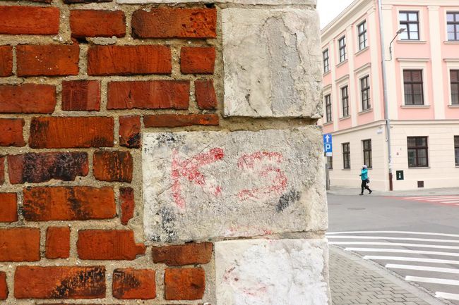 Bazgroły na kościele i klasztorze