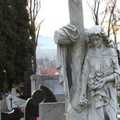 Na cmentarzach odbywać się będą modlitwy za dusze zmarlych, zwłaszcza tych, którzy odeszli w ostatnim roku
