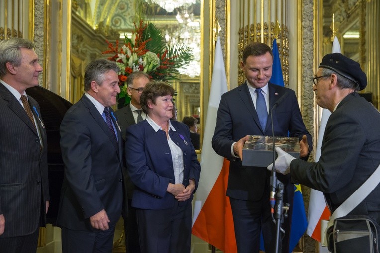 Odznaczenia dla zasłużonych na rzecz Polonii we Francji