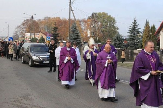 Pogrzeb szczątków adm. Karwety