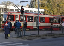 Jak dotrzeć na cmentarze? 