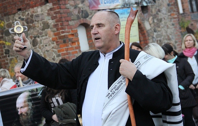 Korowód świętych w Sulęcinie