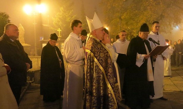 Procesja za zmarłych w Skoczowie