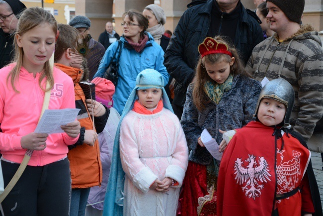 Marsz Świętych na ulicach Opola