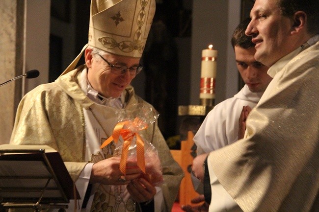Holy Wins 2015