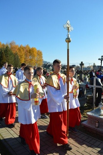 Na cmentarzu w Miętustwie