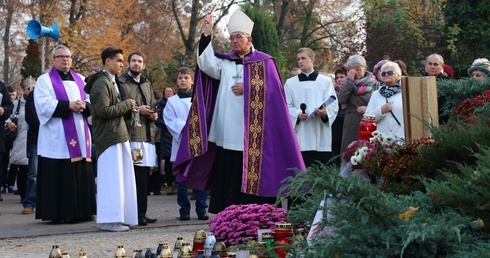 Nie umieram. Wchodzę w życie