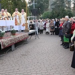 Uroczystość Wszystkich  Świętych na cmentarzu w Koszalinie