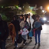 Niemcy: Ataki na azylantów i ośrodki