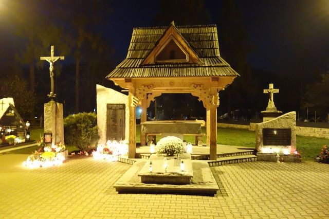 Na cmentarzu w Poroninie