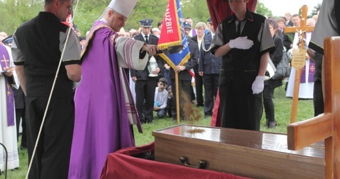 Módlmy się za kapłanów, którzy odeszli