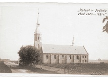 Kościół w Podlesiu. Archiwalne zdjęcie z lat 20. XX wieku