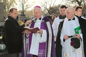 Eucharystii i procesji w Skierniewicach przewodniczył bp Andrzej F. Dziuba