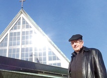  Ks. Jan Figura zaczął od remontu szklanej fasady kościoła