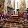 Msza św. w intencji zmarłych prymasów oraz kanoników łowickiej kapituły