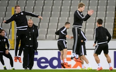 Legia o przetrwanie, Lech o kontakt z czołówką