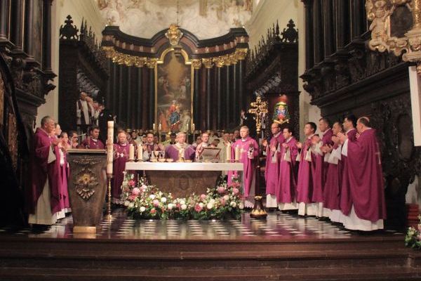 Eucharystia w intencji zmarłych biskupów i kapłanów