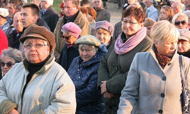 Z Krzyżem w byłym KL Birkenau