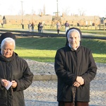 Z Krzyżem w byłym KL Birkenau