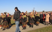 Z Krzyżem w byłym KL Birkenau