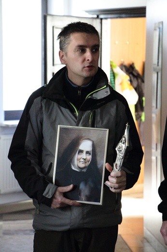 Korowód świętych na Piaskach Nowych - procesja z relikwiami