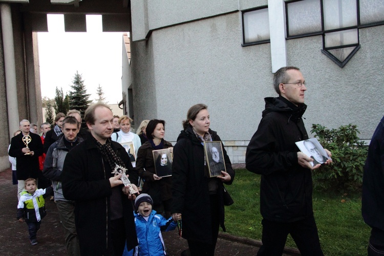 Korowód świętych na Piaskach Nowych - procesja z relikwiami