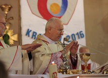 Uczestnicy spotkania uczestniczyli w Eucharystii pod przewodnictwem bp. Andrzeja F. Dziuby