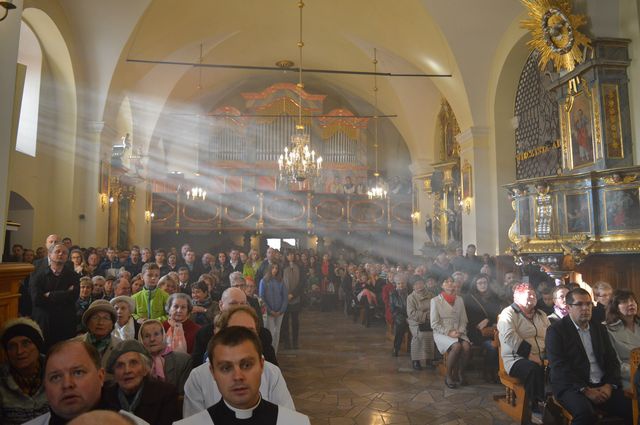 Konsekracja ołtarza w kościele św. Katarzyny w Nowym Targu 