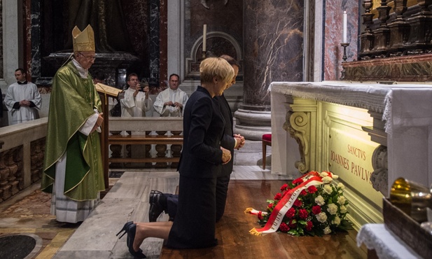 Prezydent otrzymał relikwie Jana Pawła II