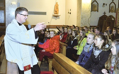  Kazanie do młodych wygłosił ks. Bogdan Stelmach