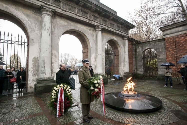 Wieńce pod bramą straceń