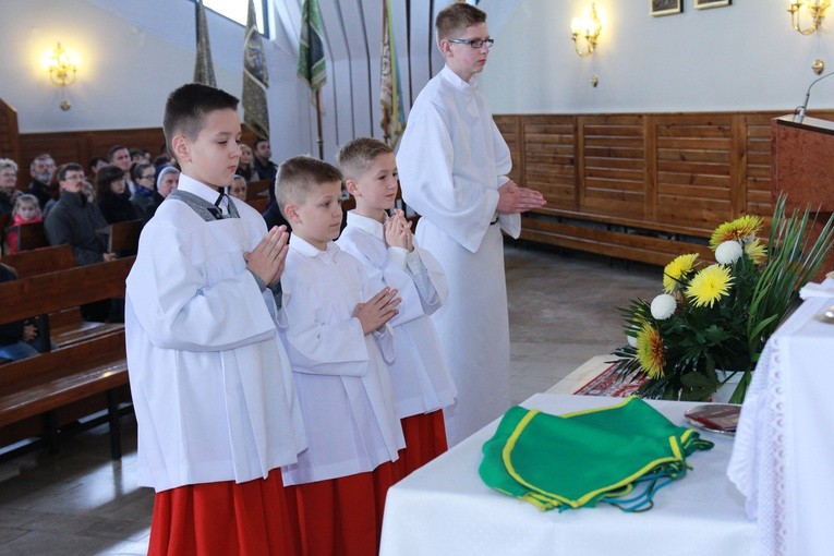 Nowi ministranci w Siedliskach Tuchowskich