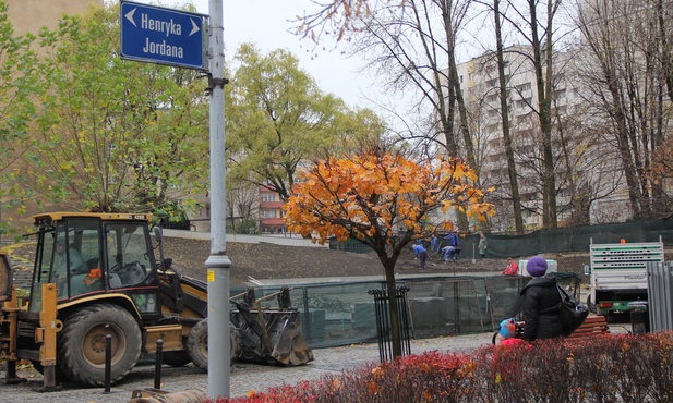 Pomnik Hlonda prawie gotowy, ale...