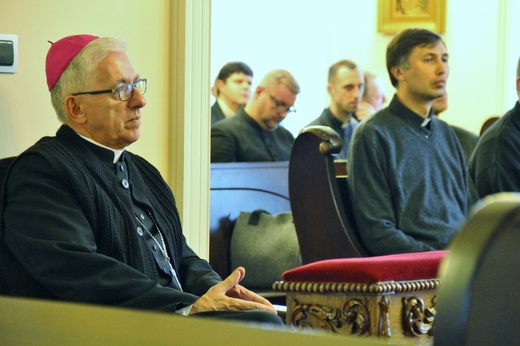 Księża pracujący za granicą na rekolekcjach