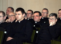Na spotkania przyjeżdżali księża z całej diecezji, wybierając jeden z trzech dni