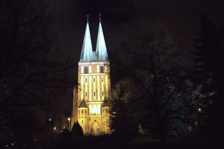 Kościół NMP Królowej Polski od dziś jest oświetlony 