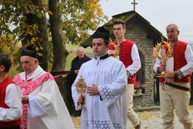 Parafianie u MB Frydeckiej uczcili relikwie trojga apostołów Bożego Miłosierdzia.